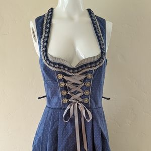 Authentic blue drindle with silver apron